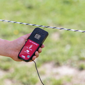 Testing electric fencing wiht the AKO Digital Voltmeter