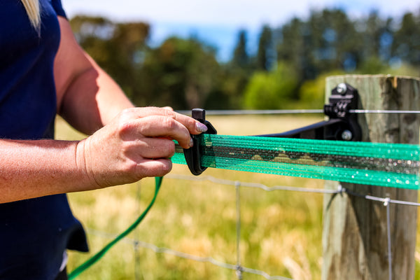 Styx Electric Fence Offset Outrigger - 300mm, Black UV-Stabilised Plastic