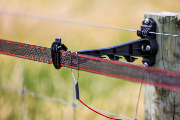 Styx Electric Fence Offset Outrigger - 300mm, Black UV-Stabilised Plastic